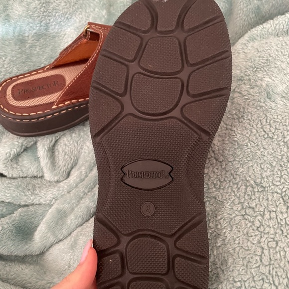 BNWOT Prospector sandals - Picture 3 of 3